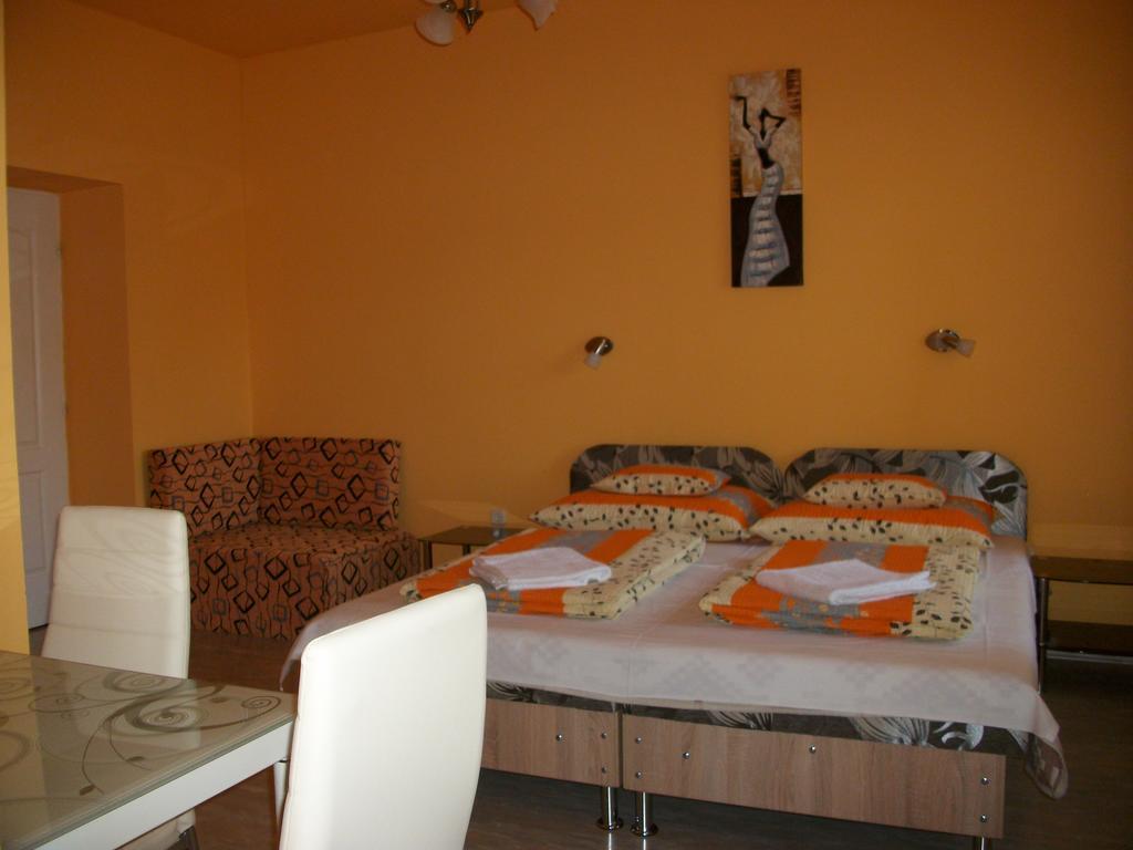 Eden Ii. Hotell Miskolc Eksteriør bilde