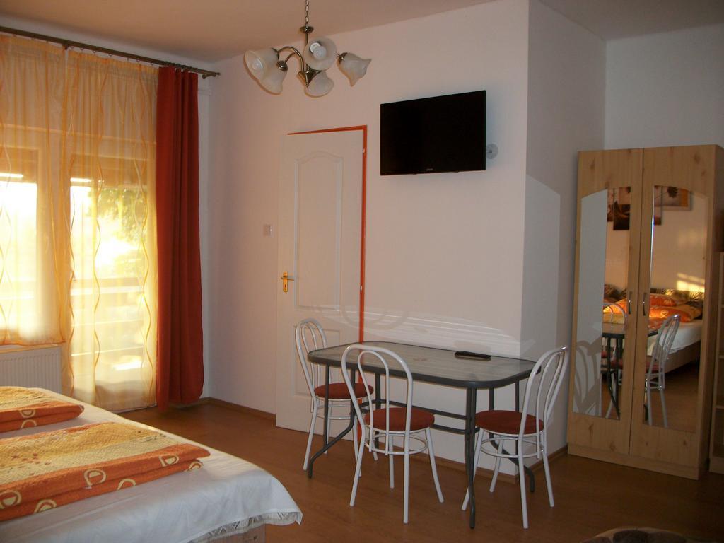 Eden Ii. Hotell Miskolc Eksteriør bilde
