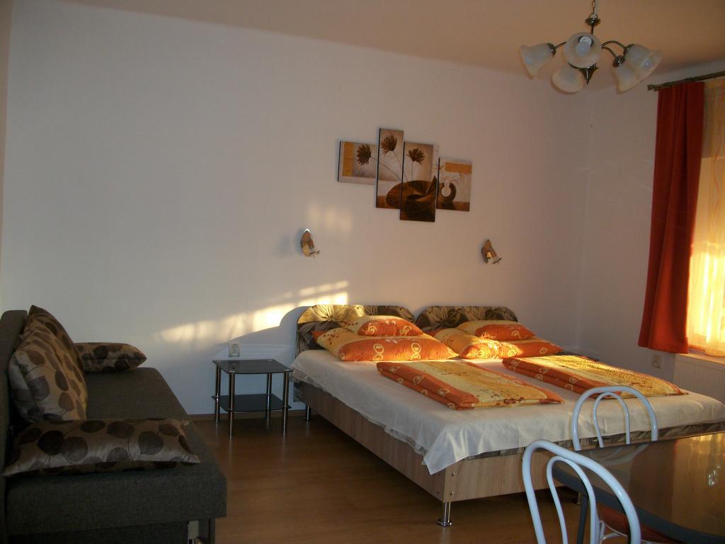 Eden Ii. Hotell Miskolc Eksteriør bilde