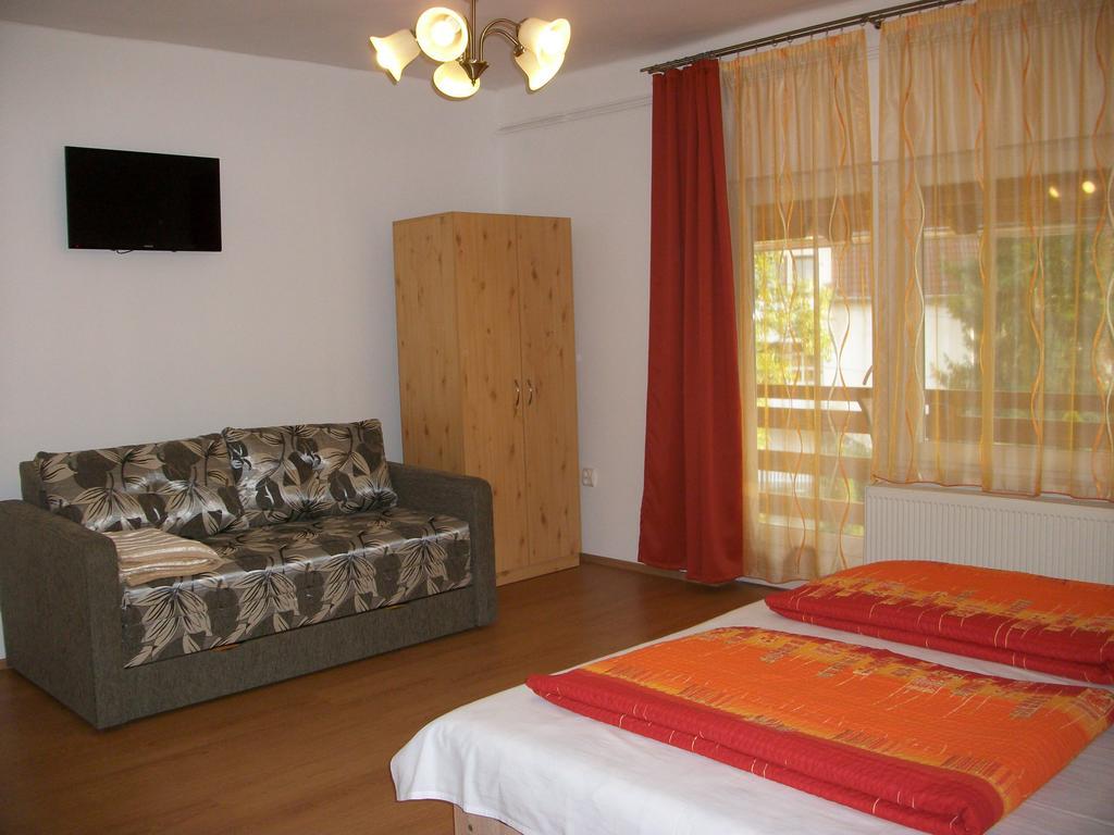 Eden Ii. Hotell Miskolc Eksteriør bilde