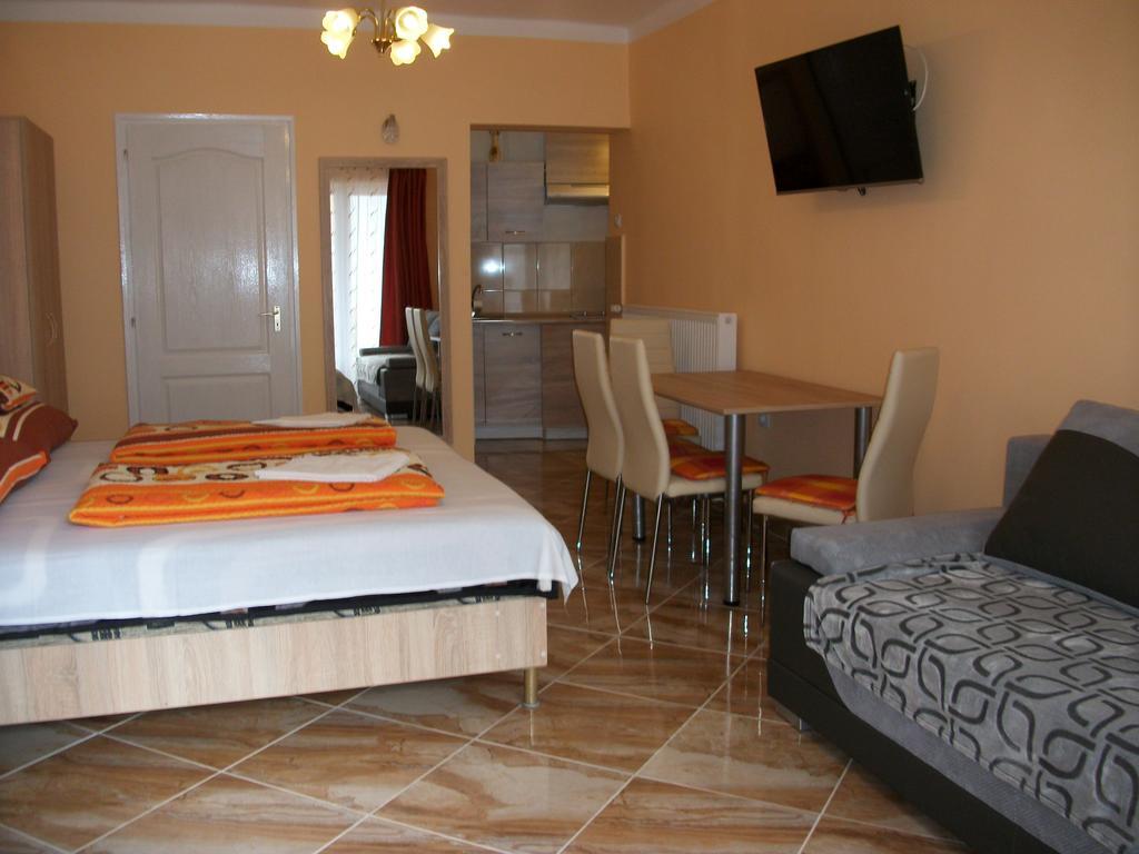 Eden Ii. Hotell Miskolc Eksteriør bilde