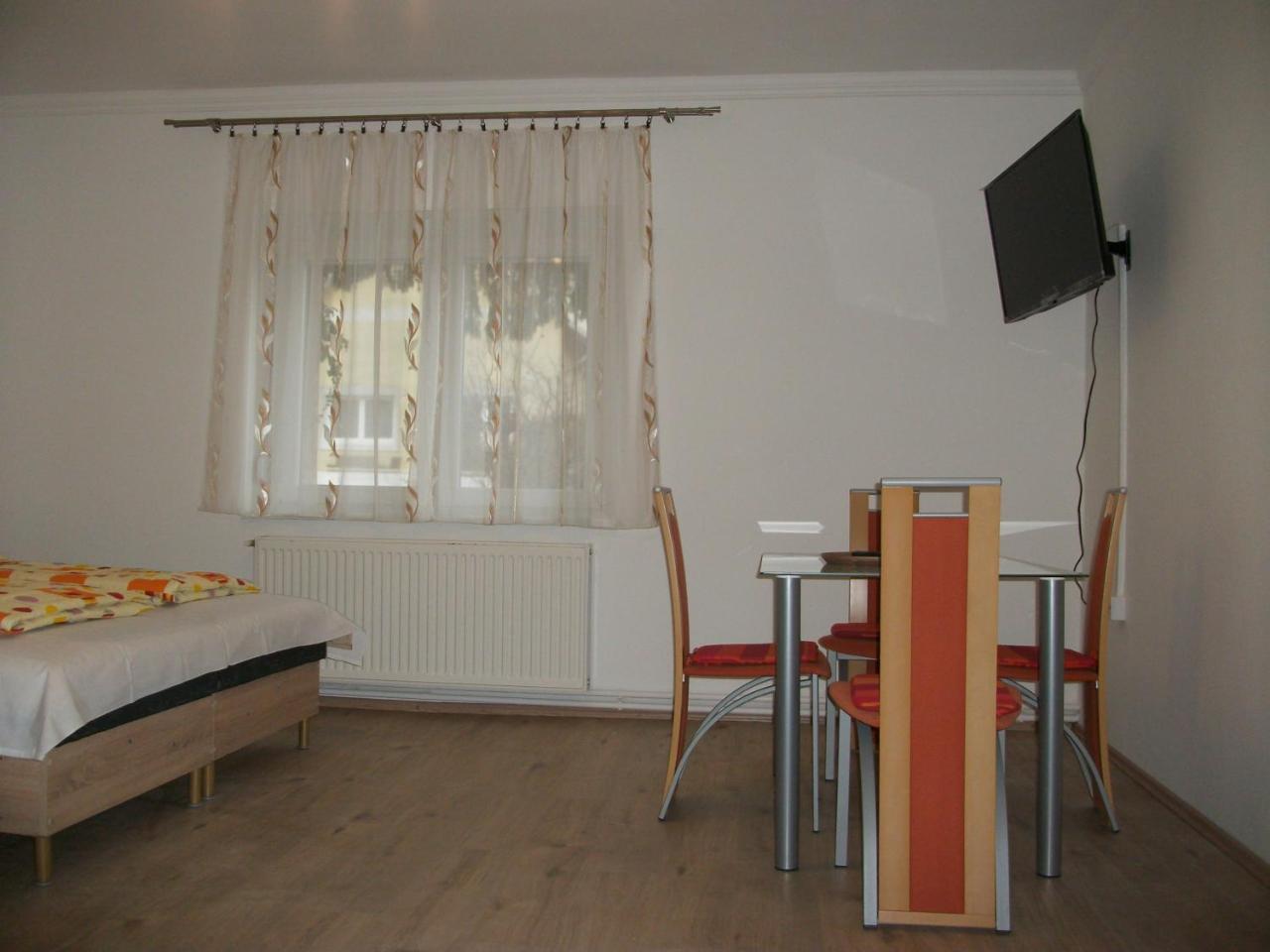 Eden Ii. Hotell Miskolc Eksteriør bilde