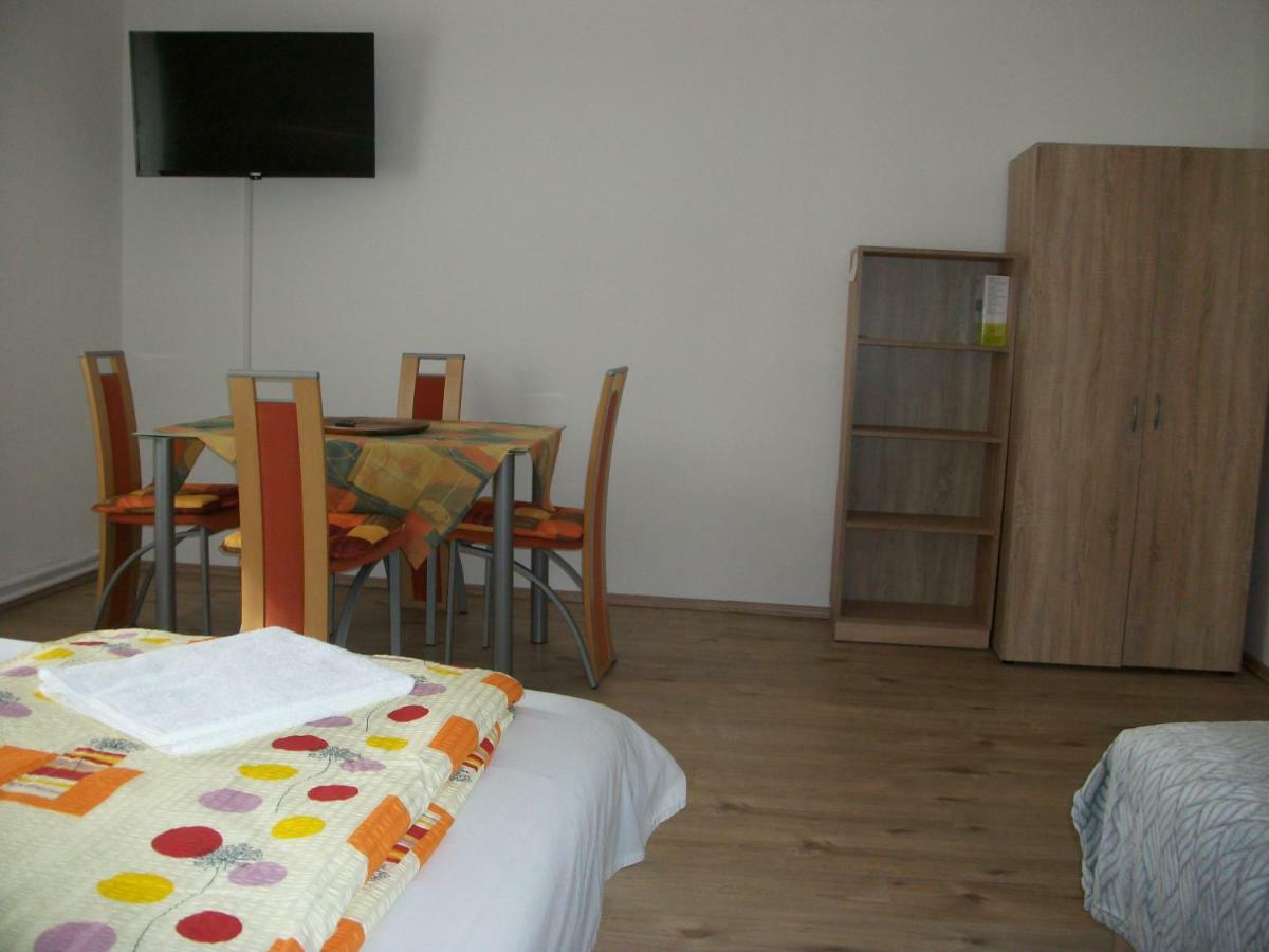 Eden Ii. Hotell Miskolc Eksteriør bilde